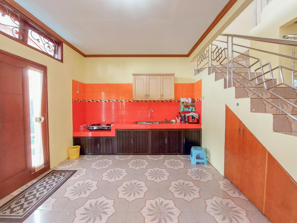 Villa Samsu By Puncak Holiday Cianjur Exterior foto